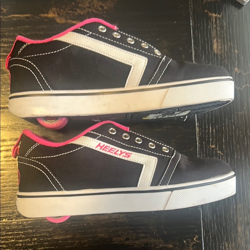 Heelys Black Sneakers with Pink Highlights